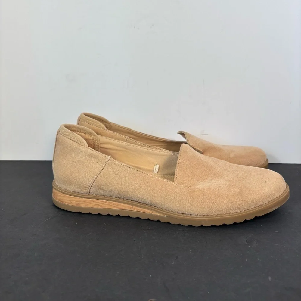 Dr. Scholl’s Beige Suede Slip-On Flats Women’s 8.5M Comfort Loafers
